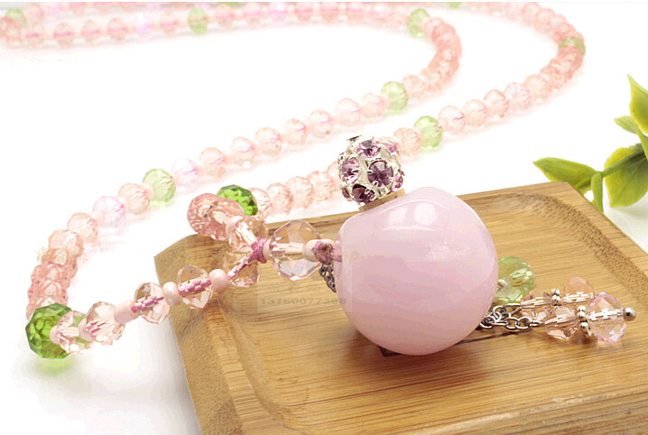 Fashional pink bottle essential oil diffuser necklace