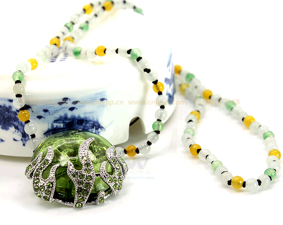 Wholesale flame metal pendant essential oil diffuser jade necklaces
