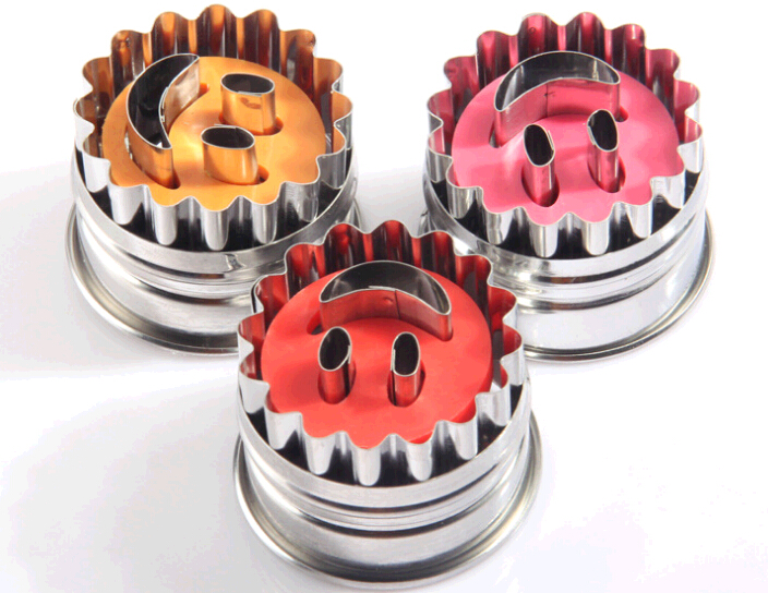 Promotional smile shape stainless steel cake mould