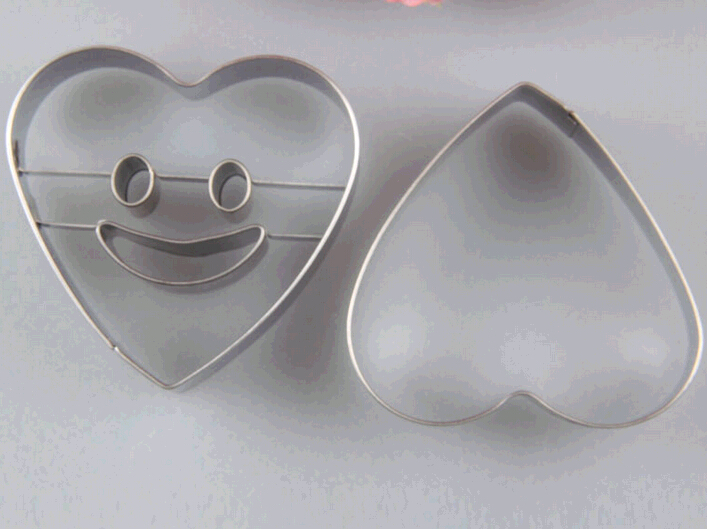 Wholesale heart shape and smile shape stainless steel cake moulds