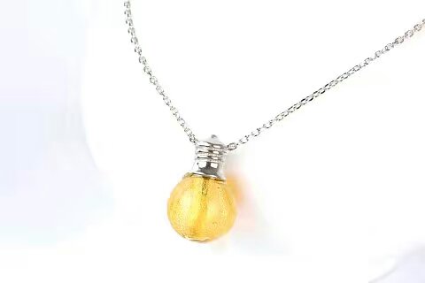 Wholesale yellow lamp bulb shape essencial oil diffuser necklace