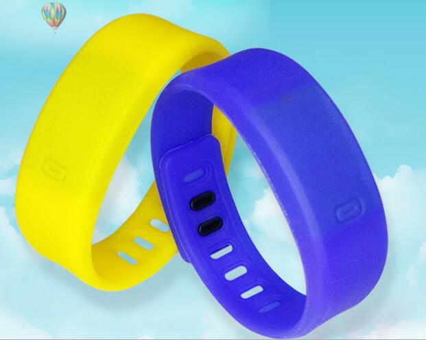 Promotional waterproof smart wristband watch for student or adult