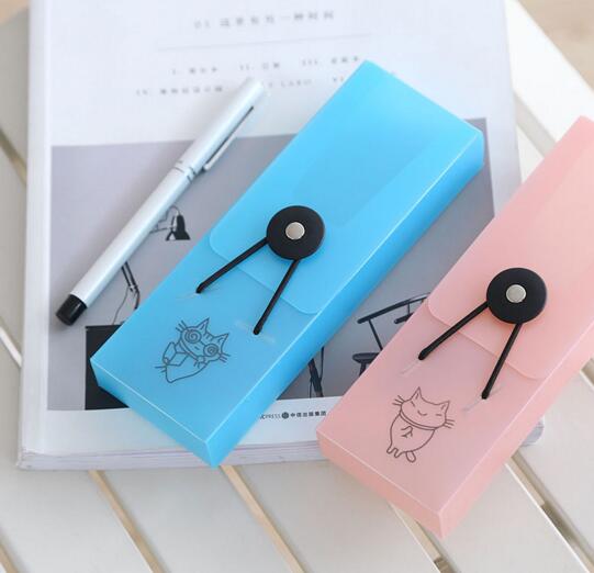 Promotional cartoon style pp material plastic pencil box with elastic