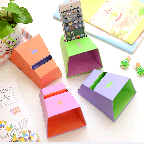 Fashional handmade household paper speakerphone mobile phone holder