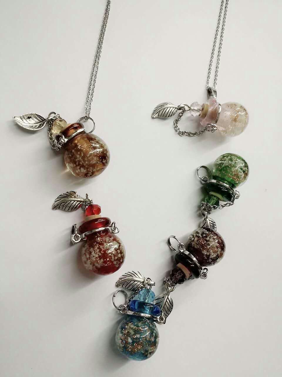 Wholesale fashion new style with bamboo wood lid essential oil bottle necklace