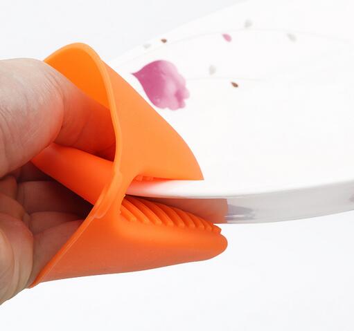 Microwave oven heat insulation gloves, high-temperature fingers against the hot oven gloves