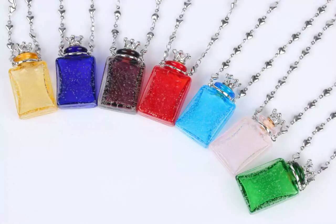 Wholesale rectangle shape bottle with crown lid essencial oil diffuser necklace