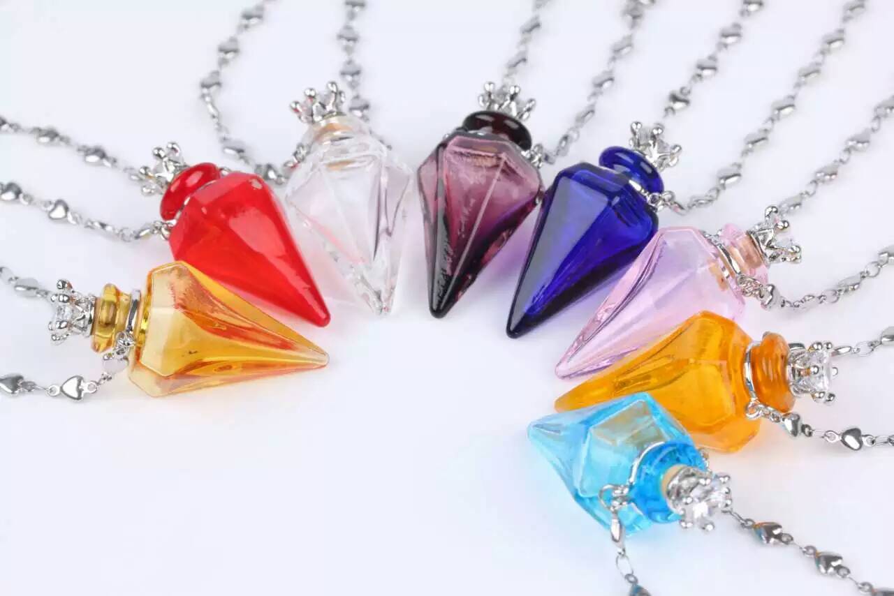 Wholesale triangle shape essencial oil diffuser necklace