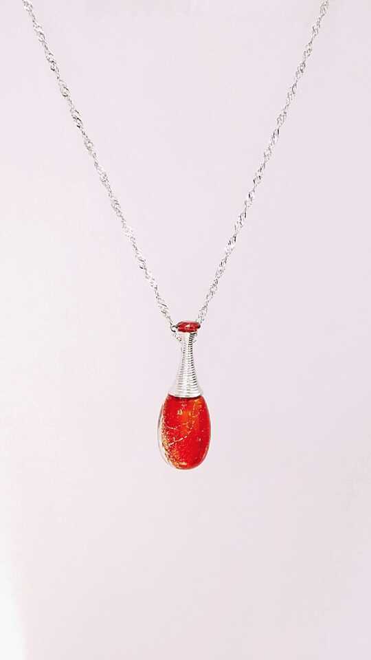 Wholesale red color wine bottle essencial oil diffuser necklace