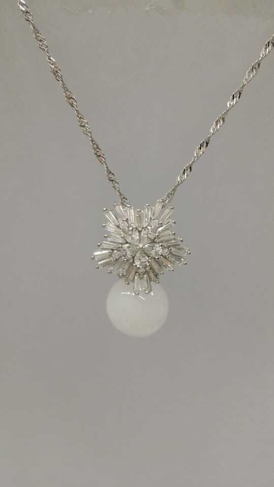 Wholesale white color essencial oil bottle snow flower 925 silver necklace