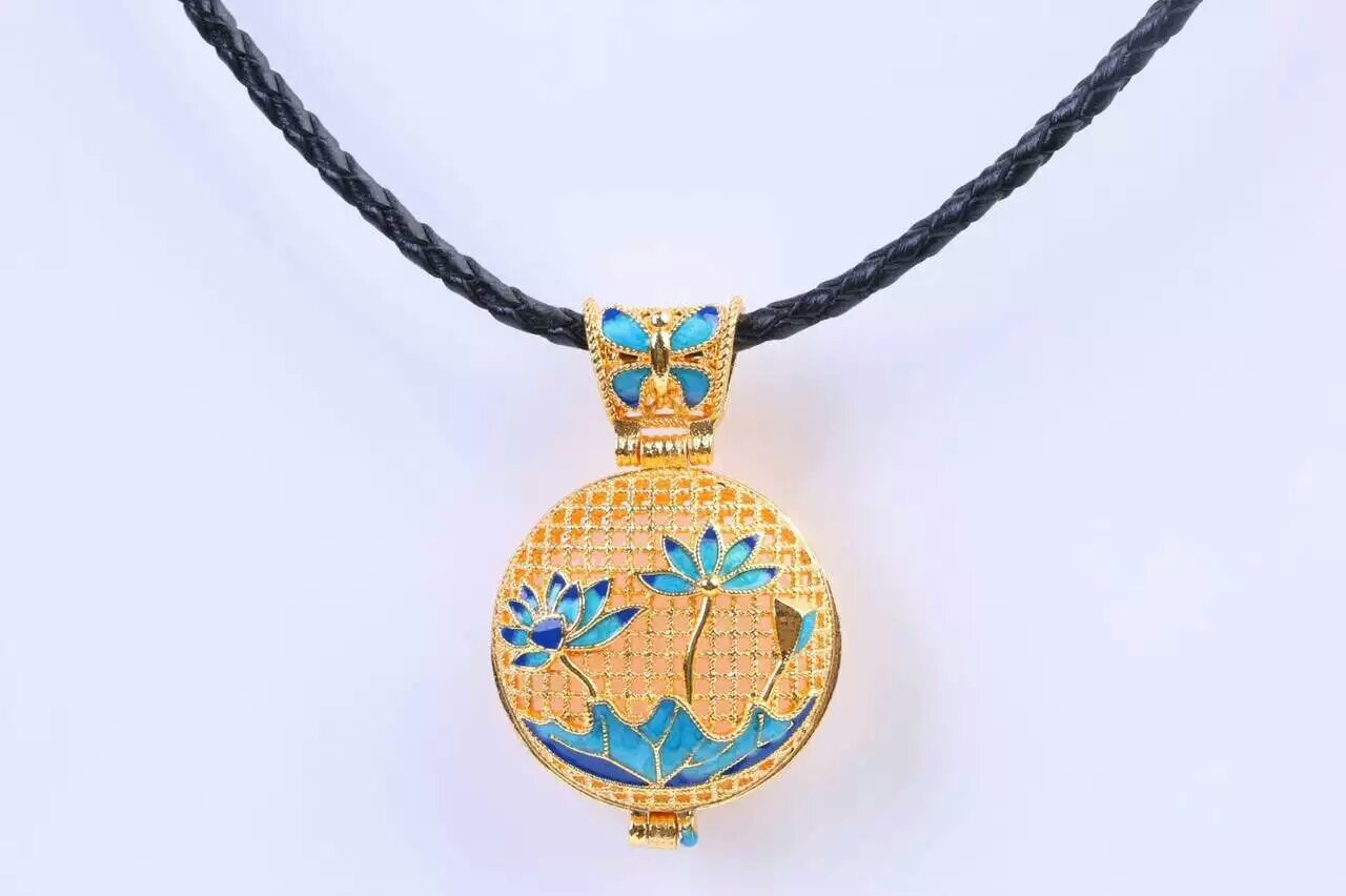 wholesale metal box essencial oil bottle inside diffuser leather necklace