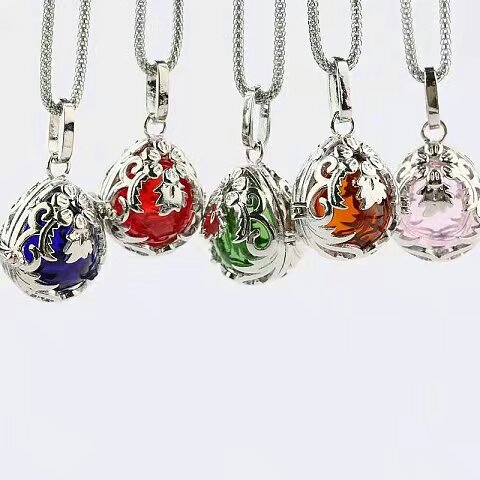 Wholesale fashional flower alloy essencial oil diffuser necklace