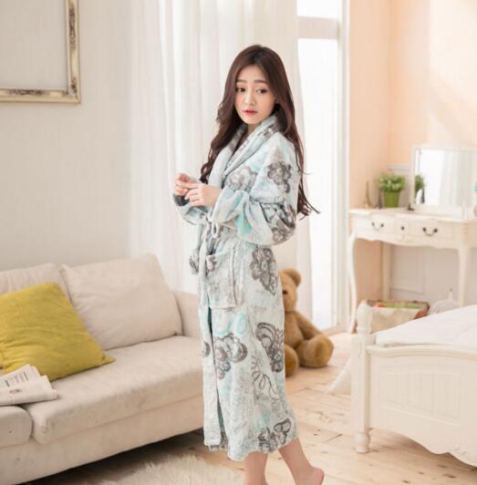 Good quality with flower design  flannel luxury bathrobe for woman
