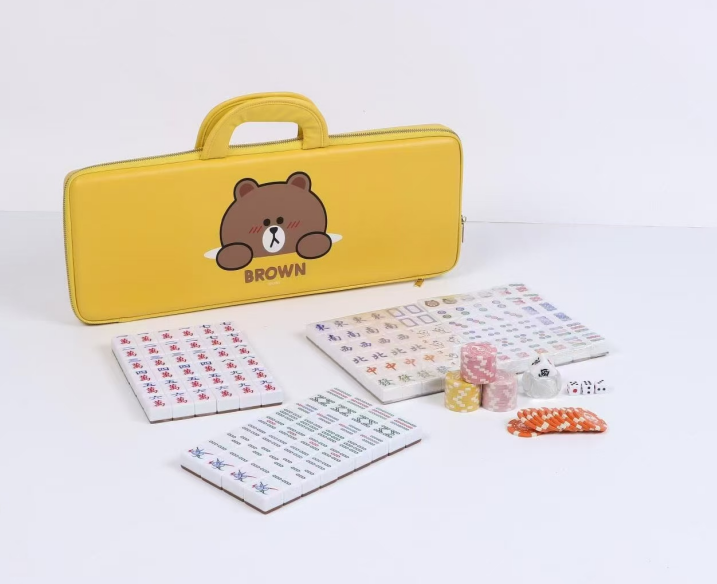 Customize cartoon logo play mahjong tiles sets with yellow pu box  Singapore Malaysia Chinese American